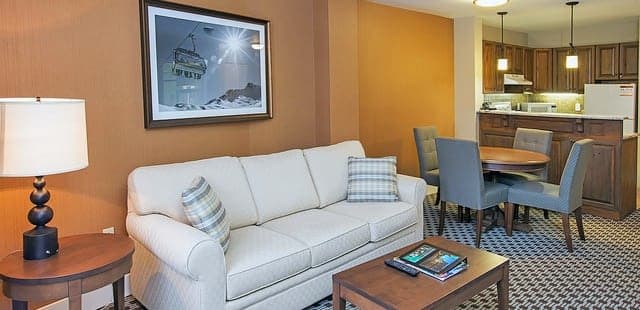 Holiday Inn Express and Suites Tremblant