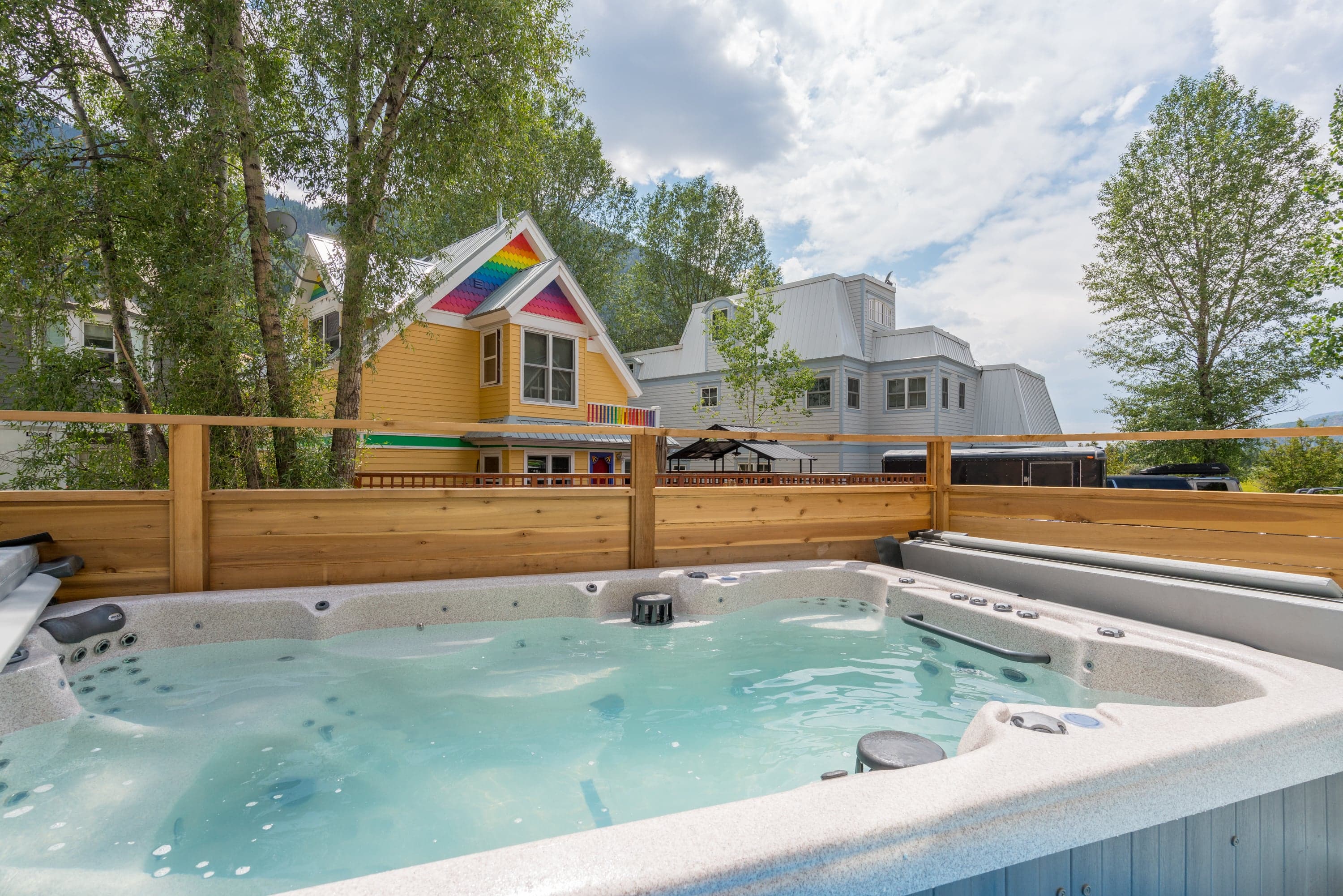 Private Hot Tub that can be Used with a 25$ fee per day