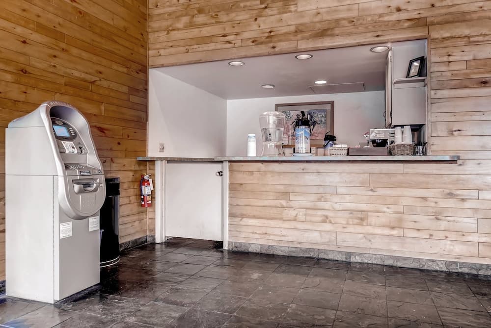 Snack Bar