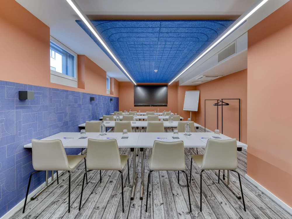 Meeting facility