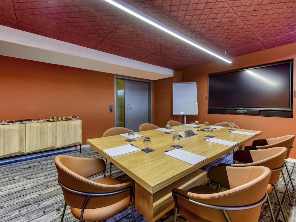 Meeting facility