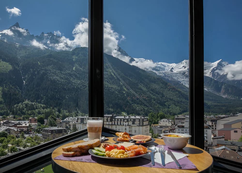 Breakfast area