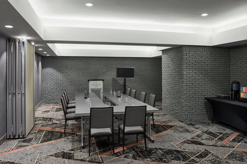 Meeting facility