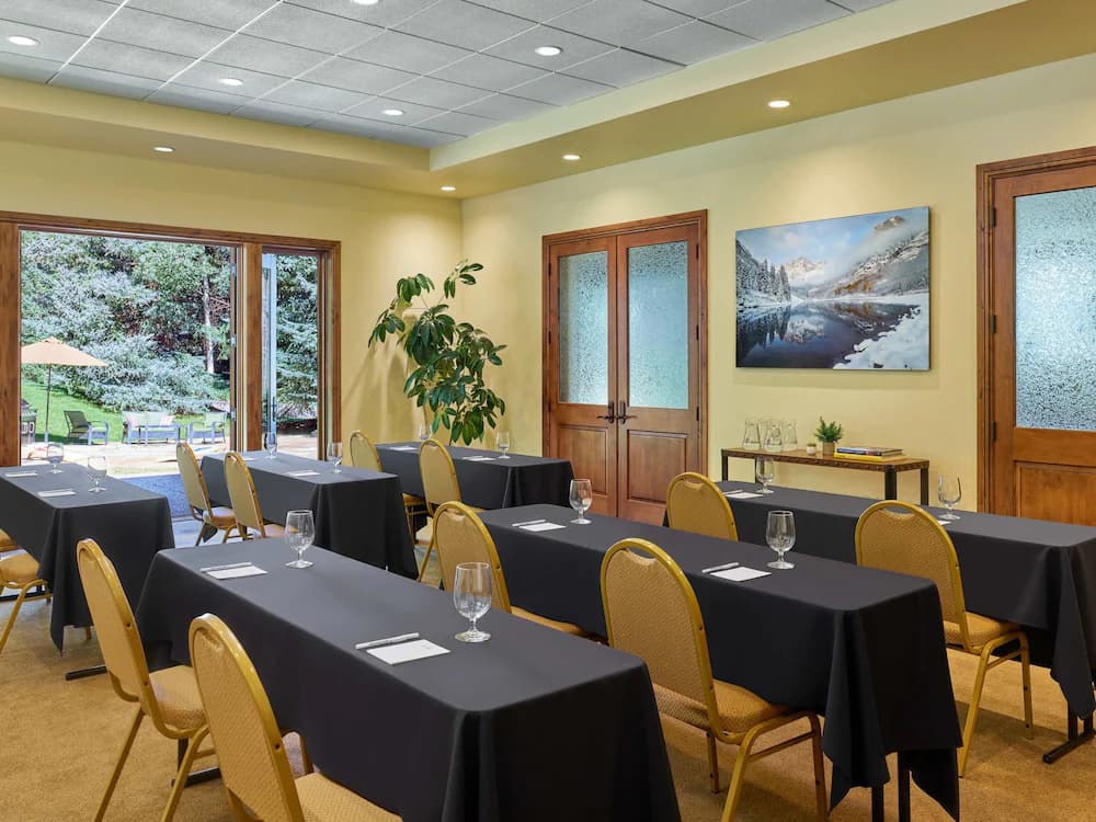 Meeting facility