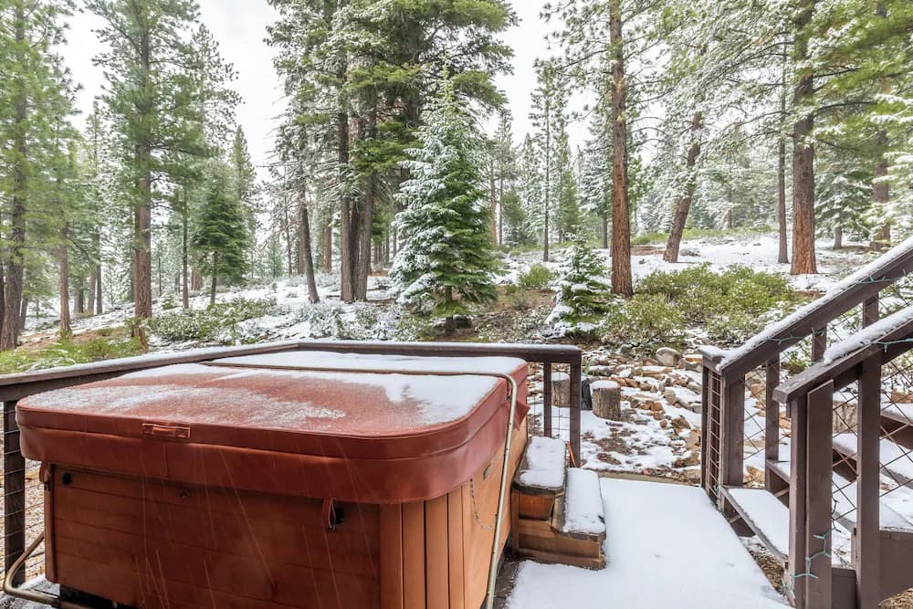 Private spa tub