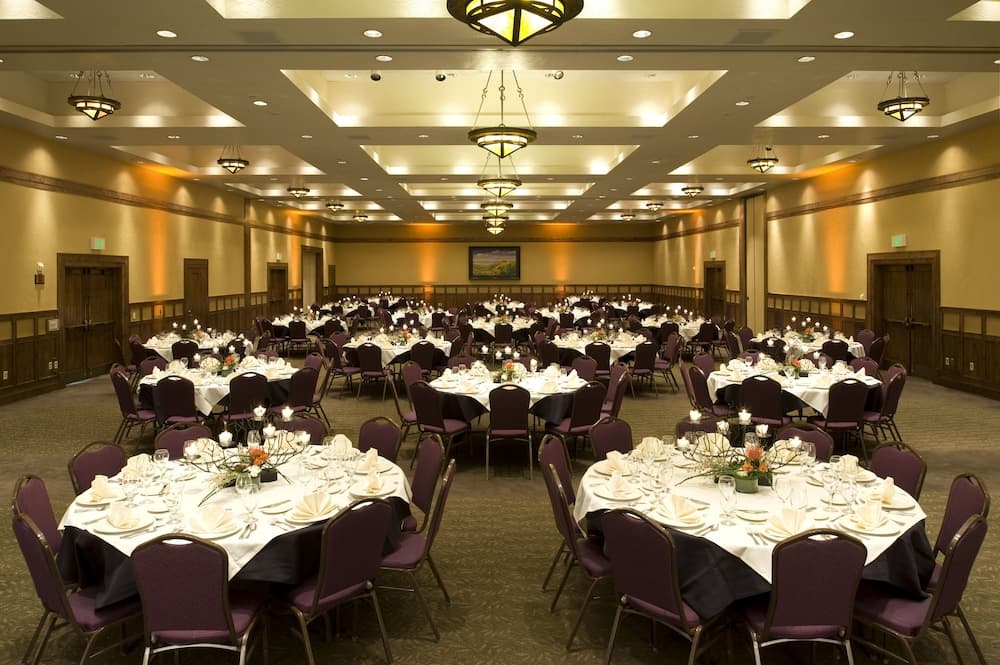 Banquet hall