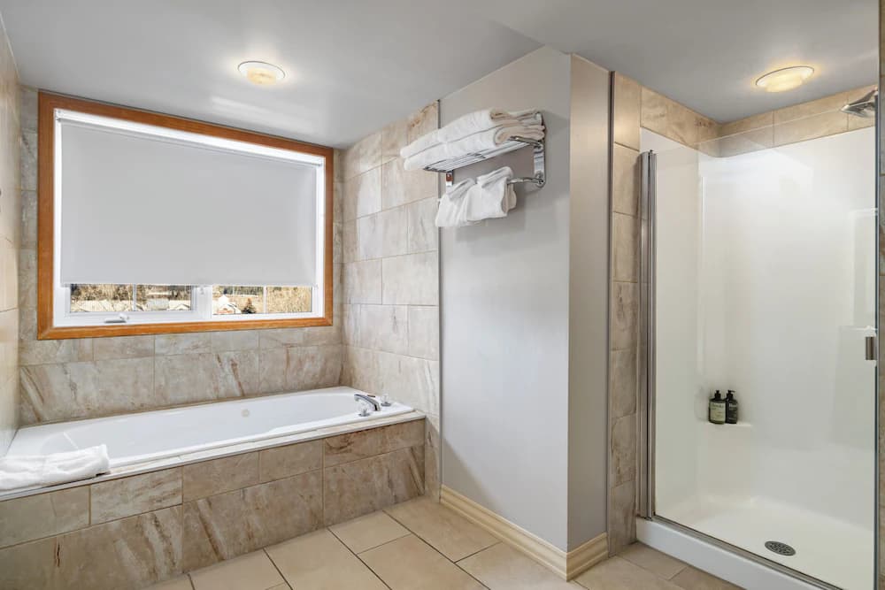 Jetted tub