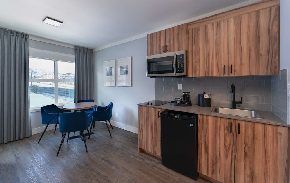 Private kitchenette