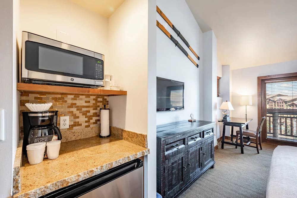 Private kitchenette