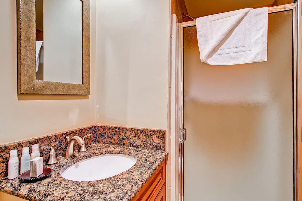 Bathroom sink