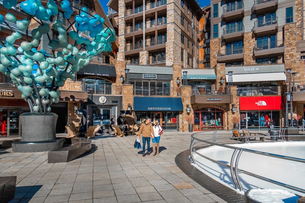 Shopping mall