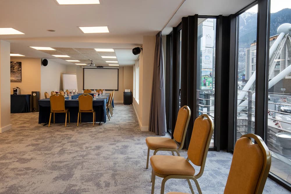 Meeting facility