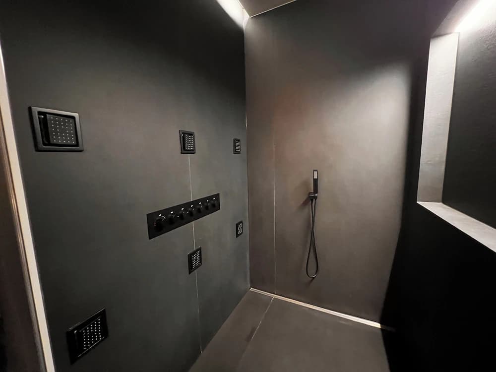 Bathroom shower
