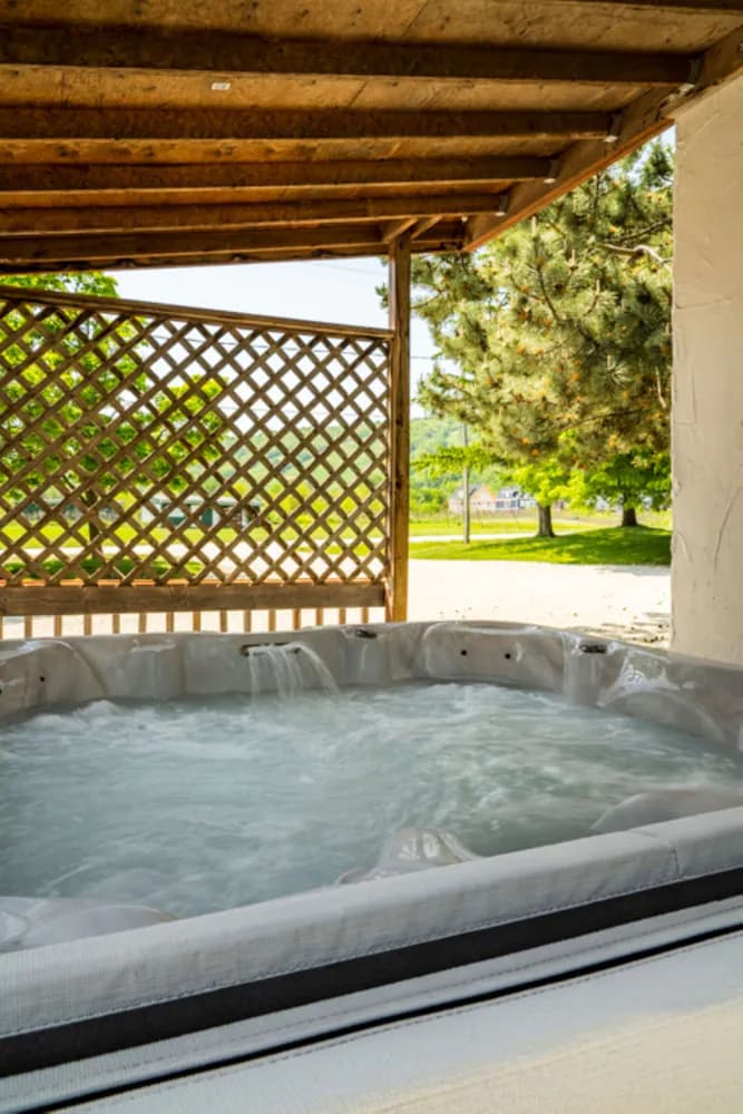 Private spa tub