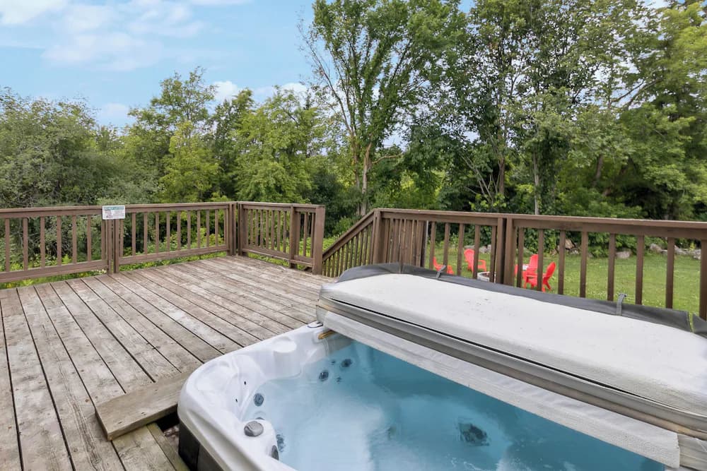 Private spa tub