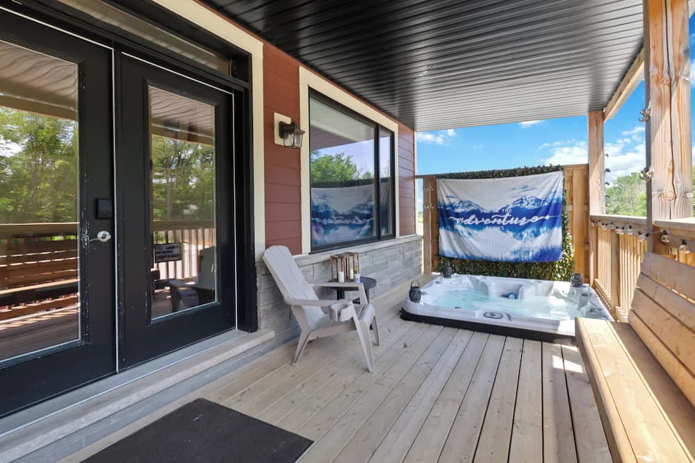Private spa tub