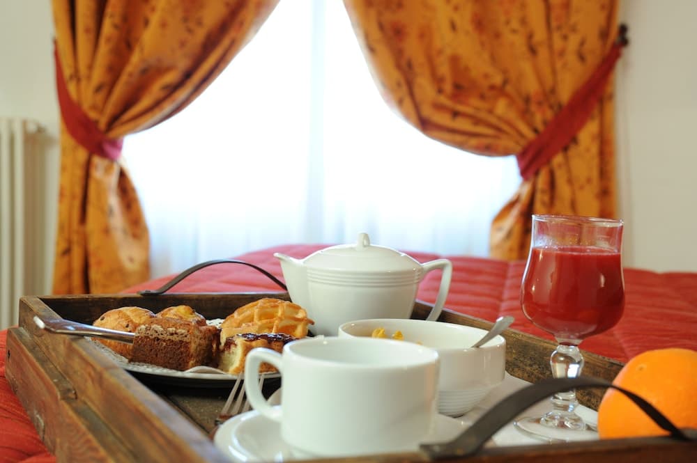 Room service - dining