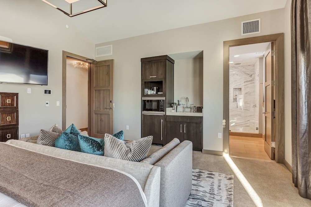 Private kitchenette