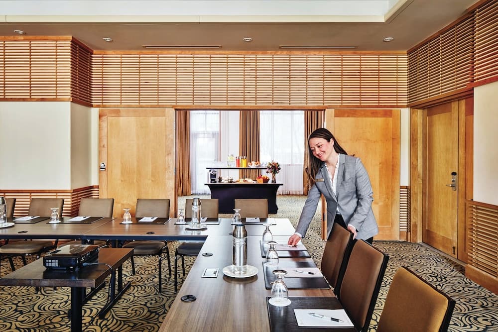 Meeting facility