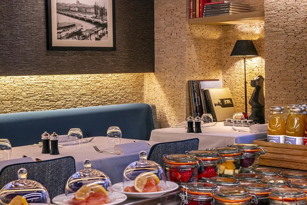 Breakfast buffet