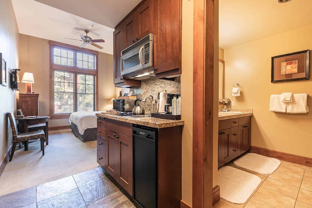 Private kitchenette