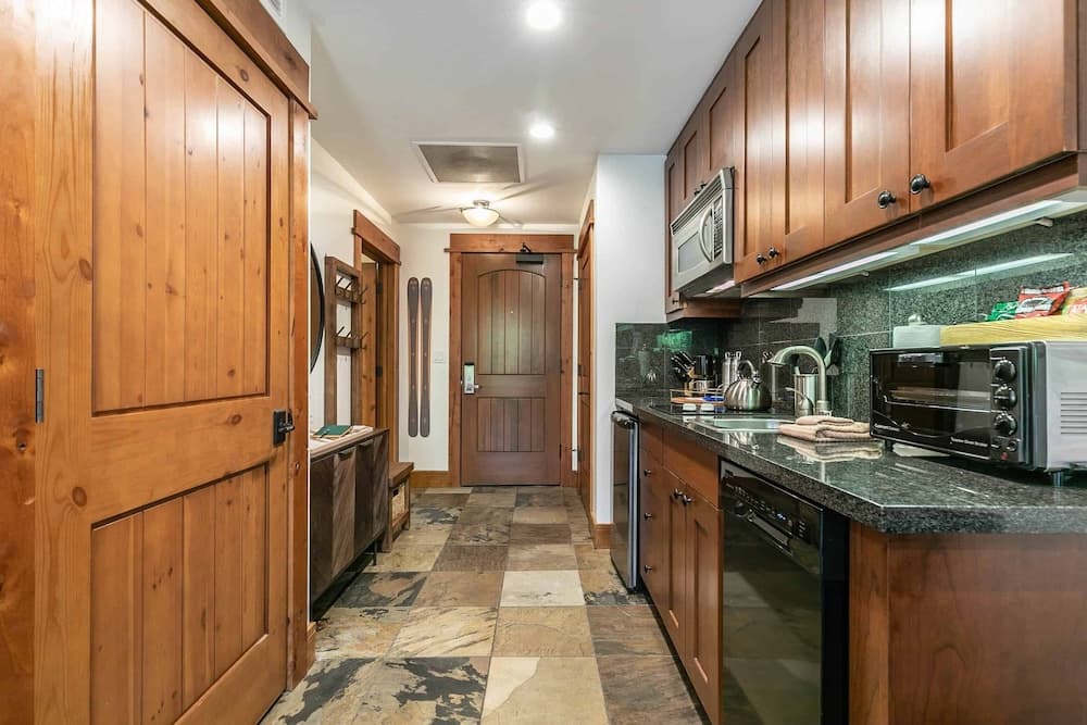 Private kitchenette