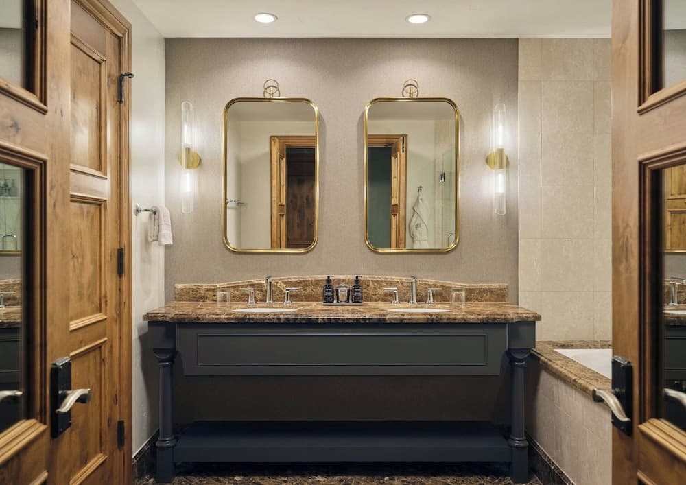 Bathroom sink