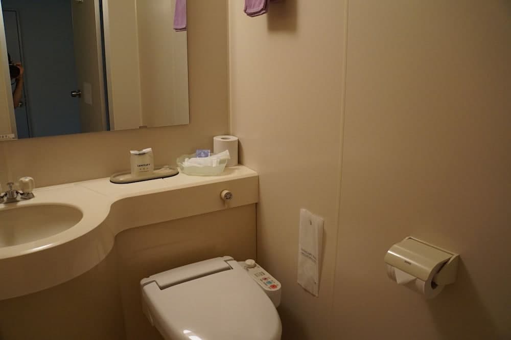 Bathroom amenities