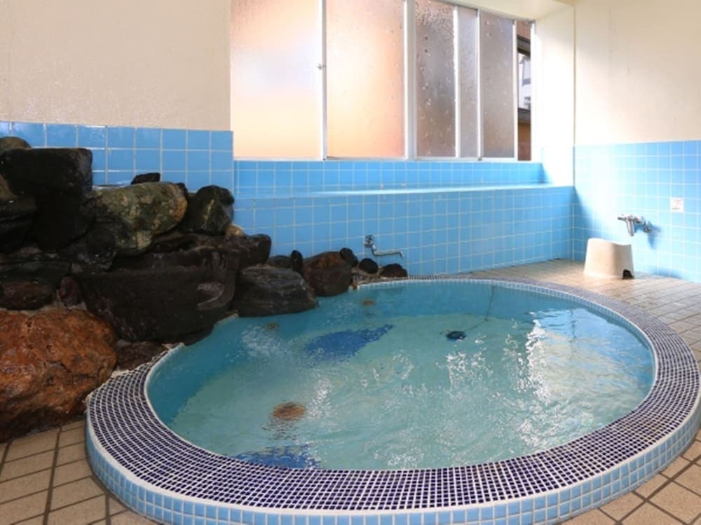 Indoor spa tub