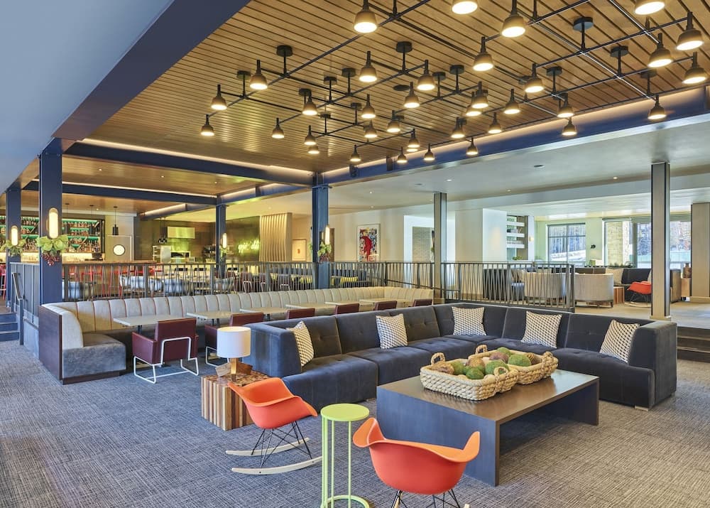 Lobby lounge