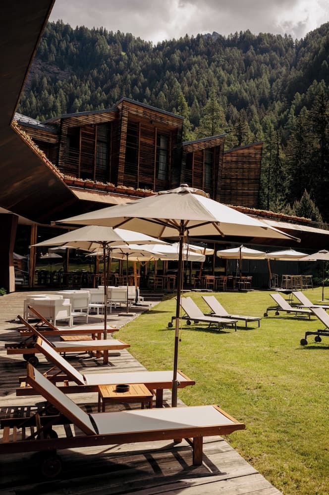 Sundeck