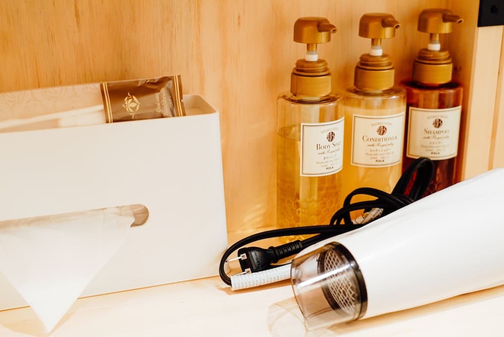 Bathroom amenities