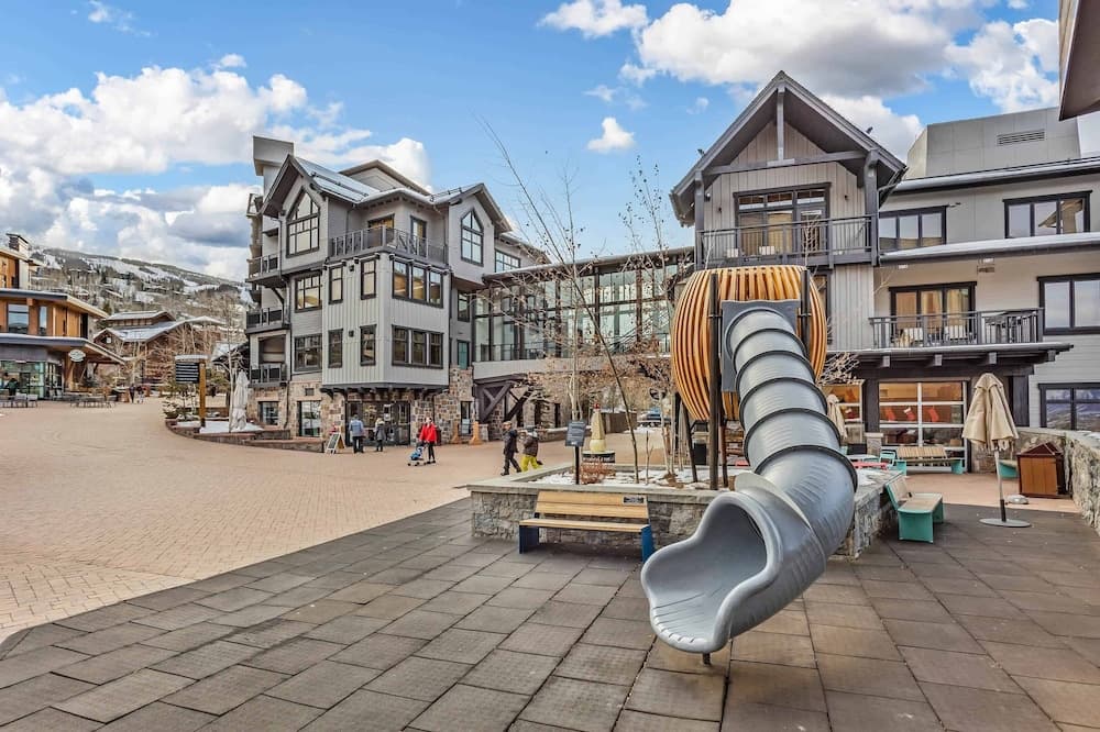Children's play area - outdoor