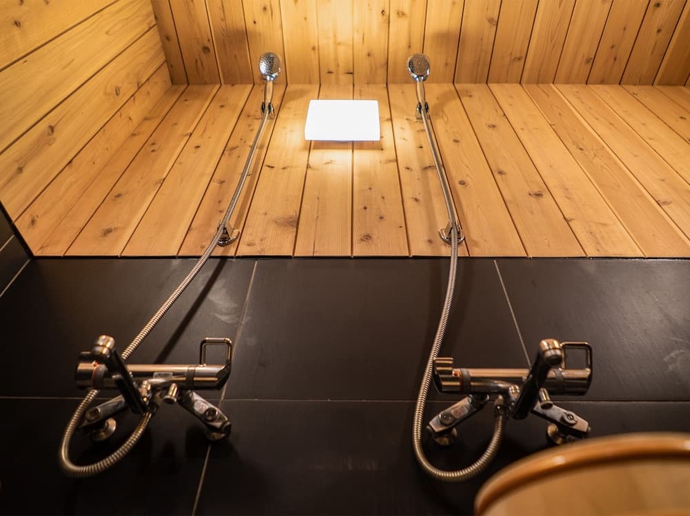 Bathroom shower