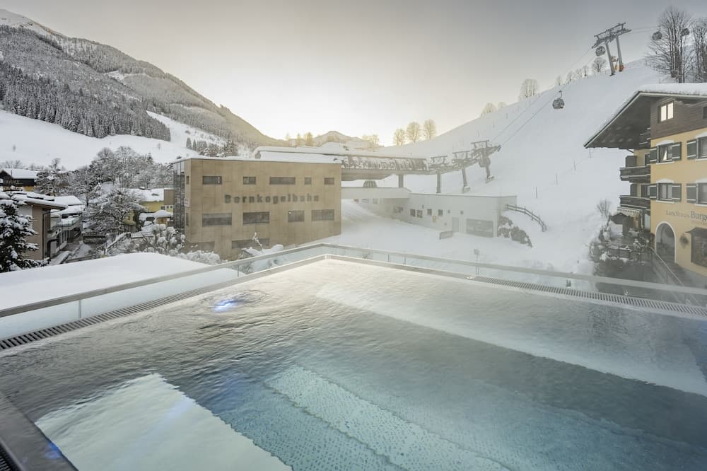 Rooftop pool
