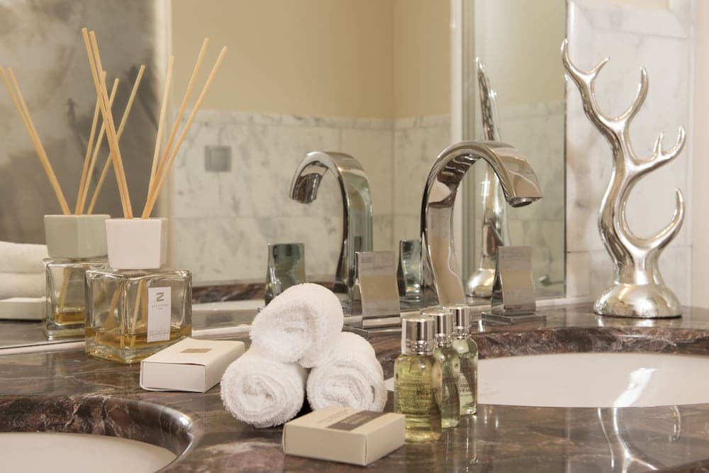 Bathroom amenities