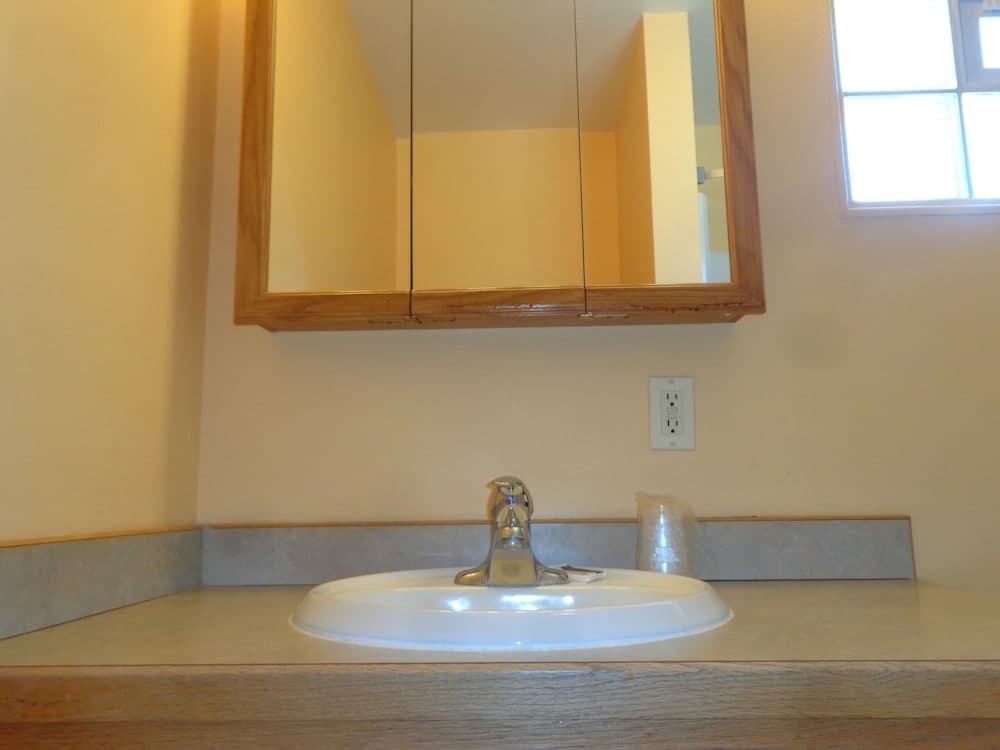 Bathroom sink