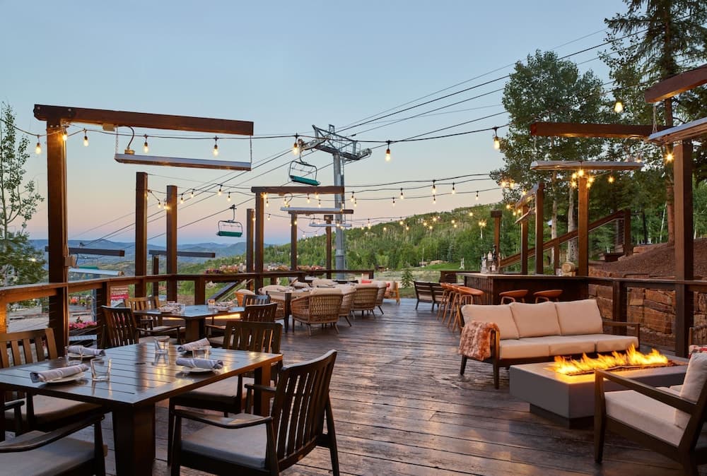 Outdoor dining