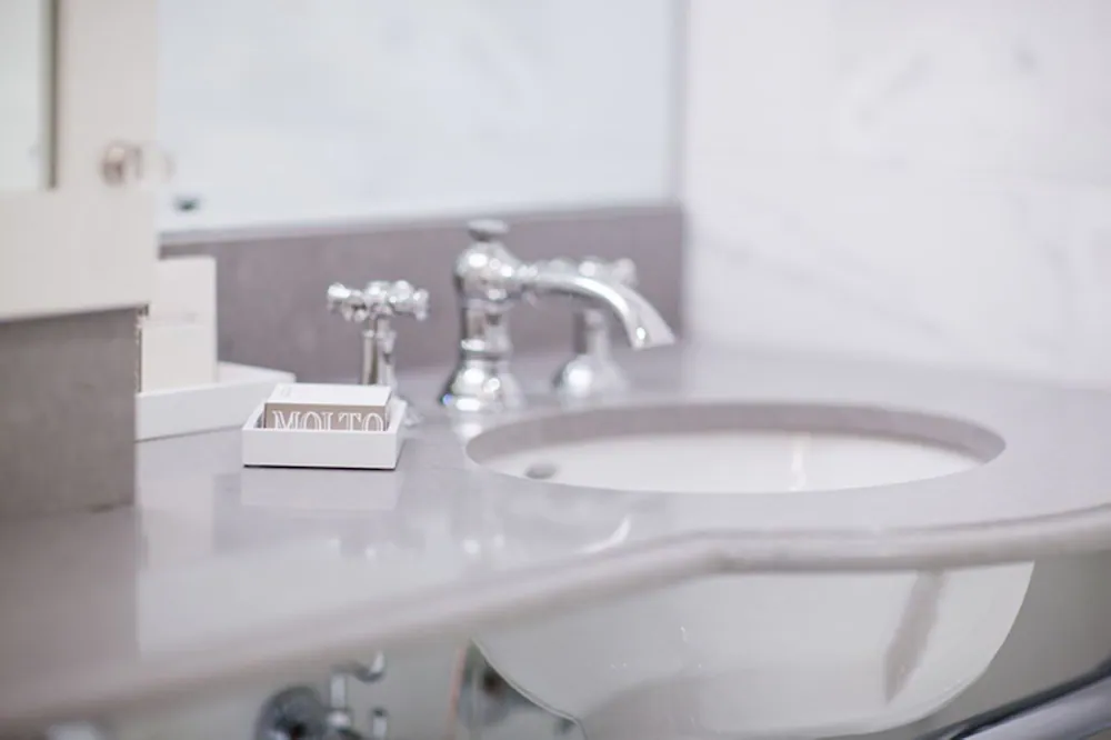Bathroom sink
