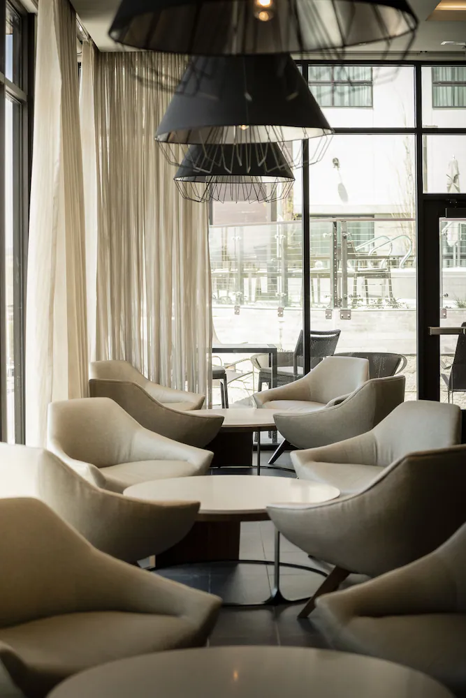 Lobby lounge