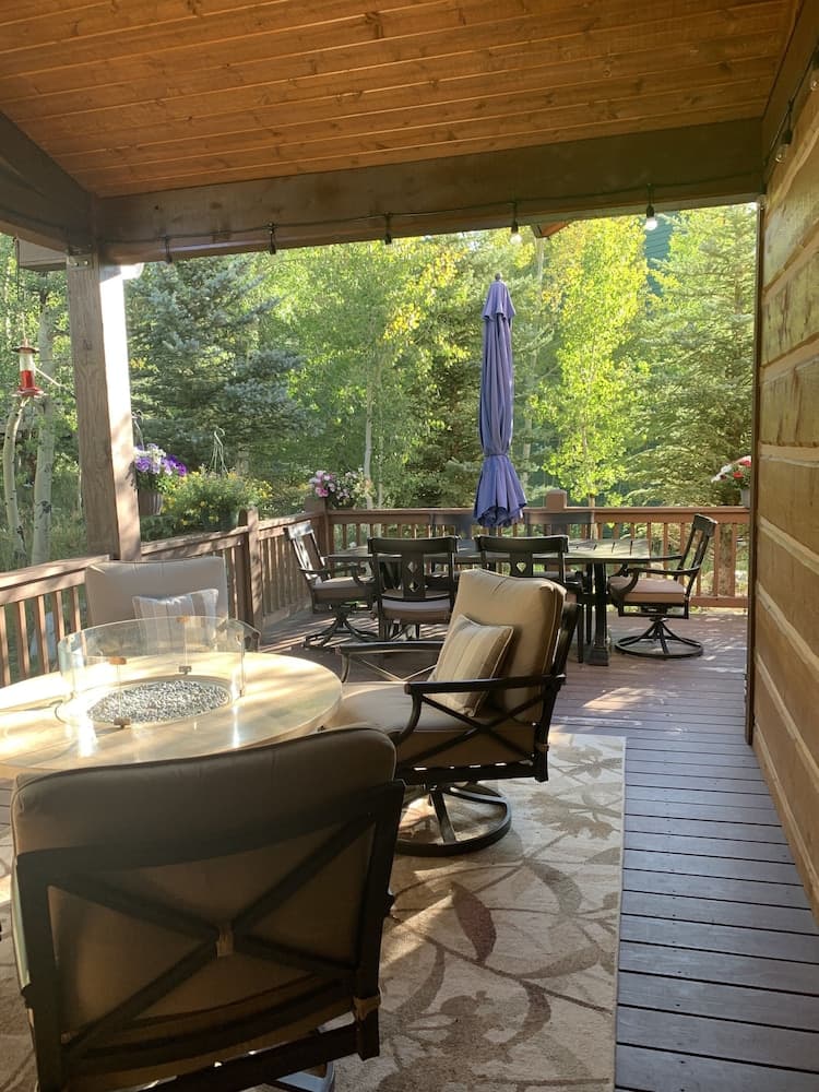Outdoor dining