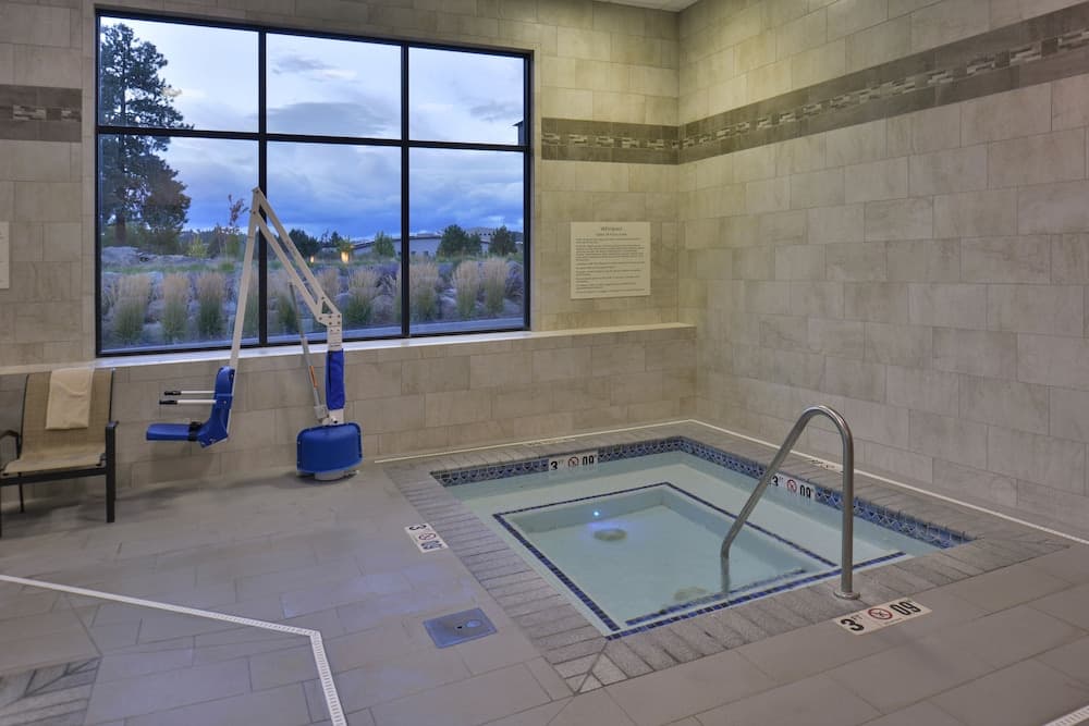 Indoor spa tub