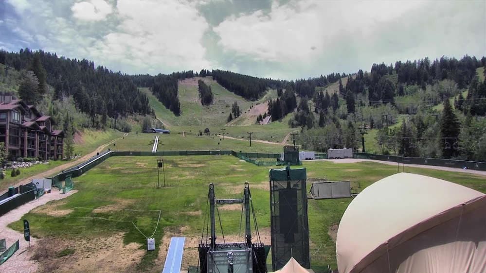 Deer Valley - Snow Park Lodge Cam