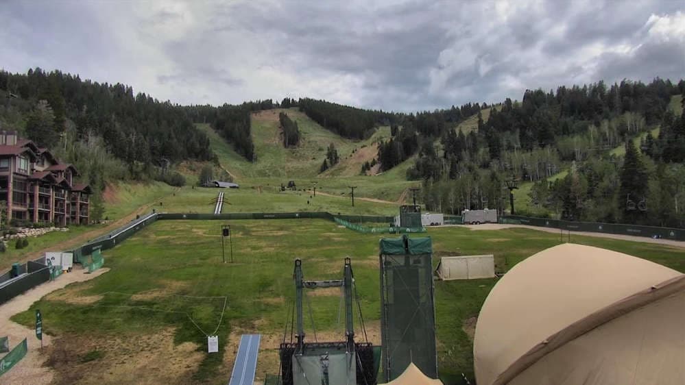Deer Valley - Snow Park Lodge Cam