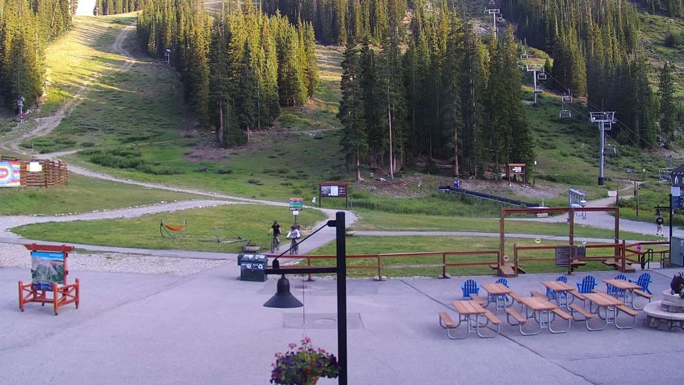 Arapahoe Basin Ski Area - Mountain Goat Plaza / Base Area