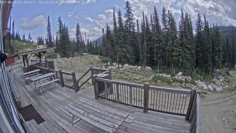 Red Resort - Paradise Lodge Deck Cam