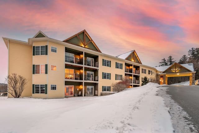 Lobby of Mountain Edge Suites at Sunapee, an Ascend Collection Hotel