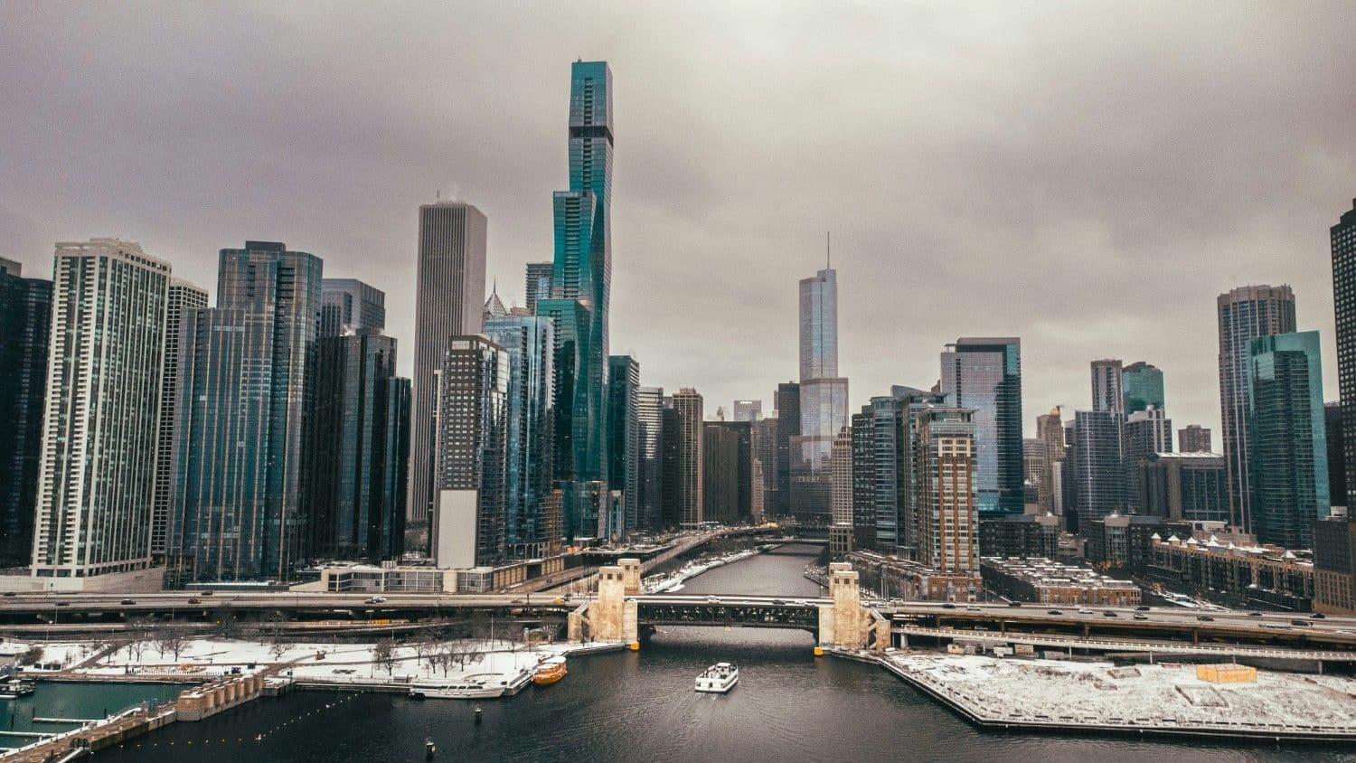 The 7 Best Midwest Ski Resorts, 2024/25
